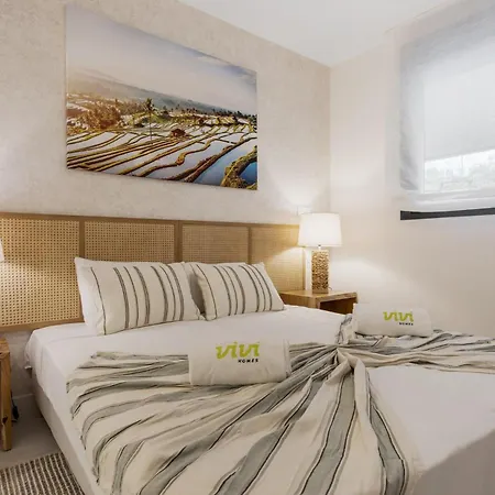 Vivi Homes - Eros Luxury, Pool, Sauna, Gym & Terrace Apartment *