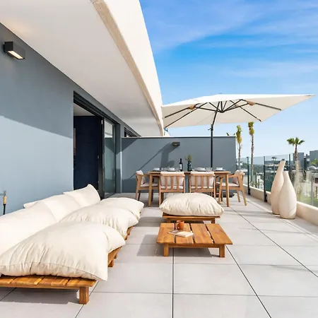 Апартаменти Vivi Homes - Eros Luxury, Pool, Sauna, Gym & Terrace Естепона